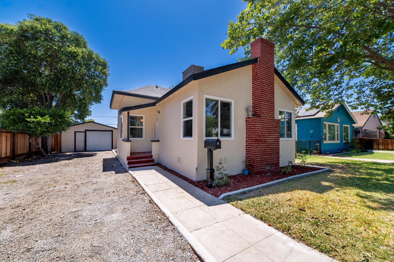 632 W 25th St
